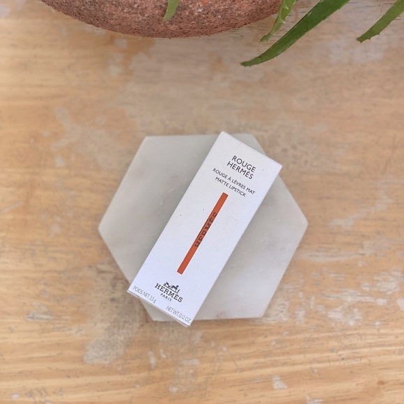 Rouge Hermès Matte Lipstick Rouge Casaque 64 MAT and lipstick sample NEW - Picture 2 of 9